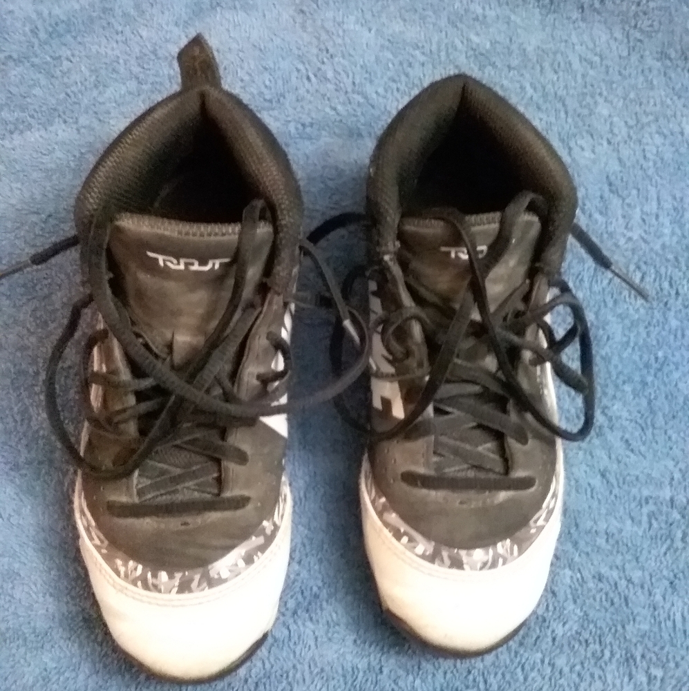 Nike Trout Baseball cleats   1Y